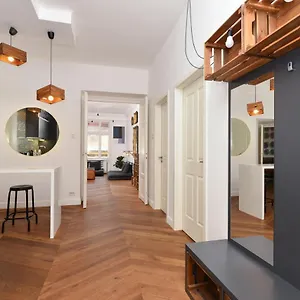 Daylight Apartment, The Location Budapest