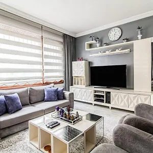 Cozy Flat Near Various Popular Attractions In Moda Apartment Istanbul