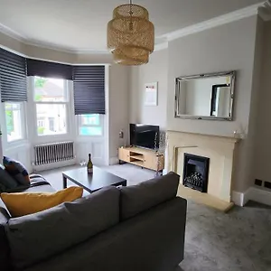 Contemporary Apartment Brighton