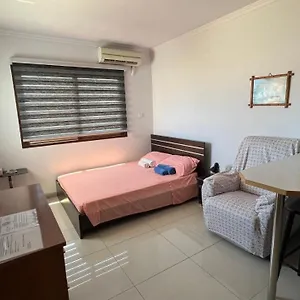 https://elena-court-apartments.hotelsatayianapa.com